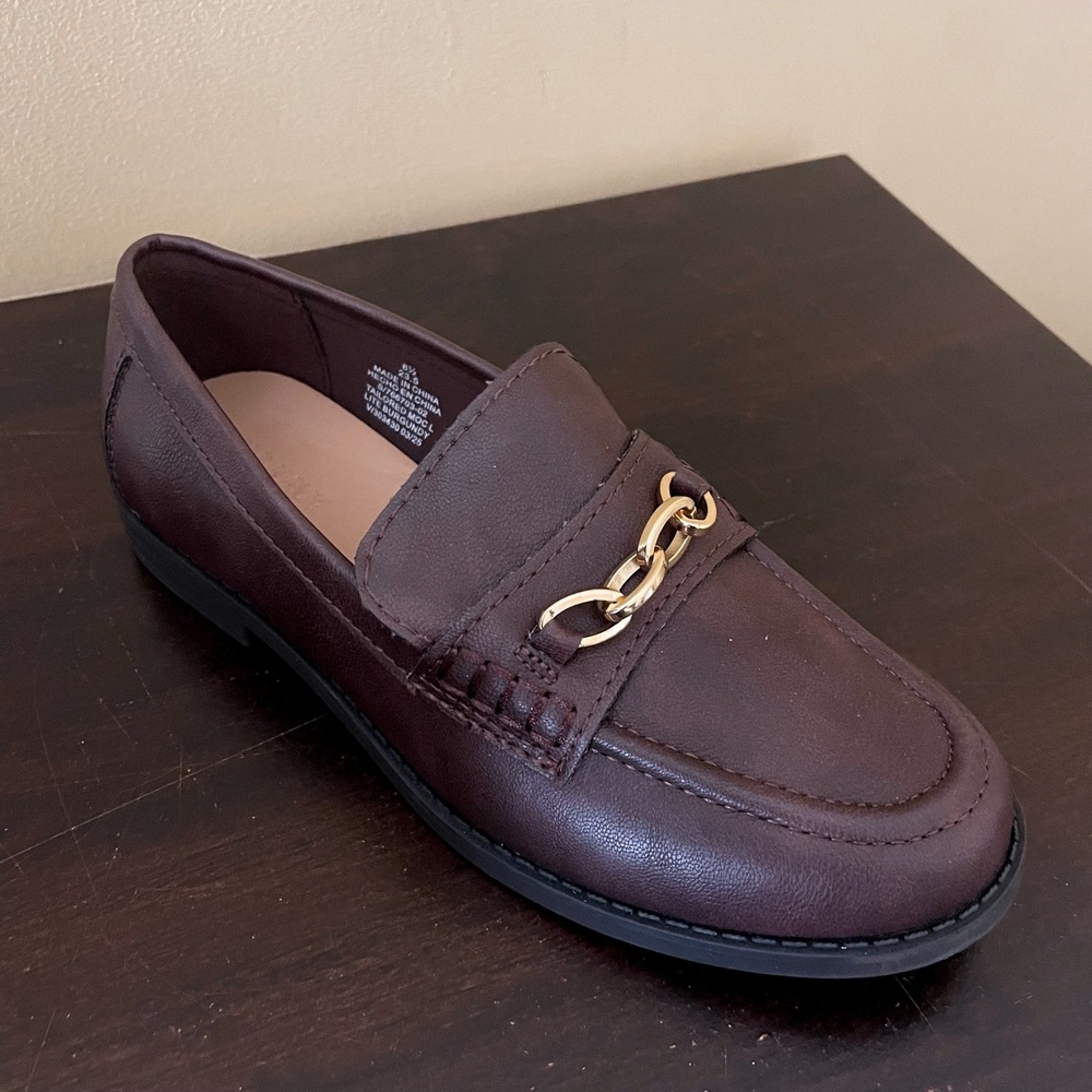 Old Navy Womens Tailored Moc L Burgundy Faux Leather Chain Loafers 6.5 768703-02 - Picture 2 of 9